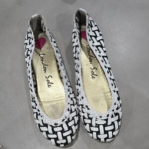 London Sole Black and White Woven Flats 42